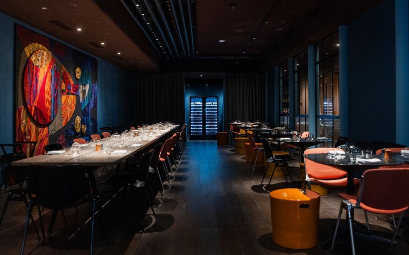 Le restaurant Le Cercle et l’œuvre d’Anemone Schneck-Steidl.