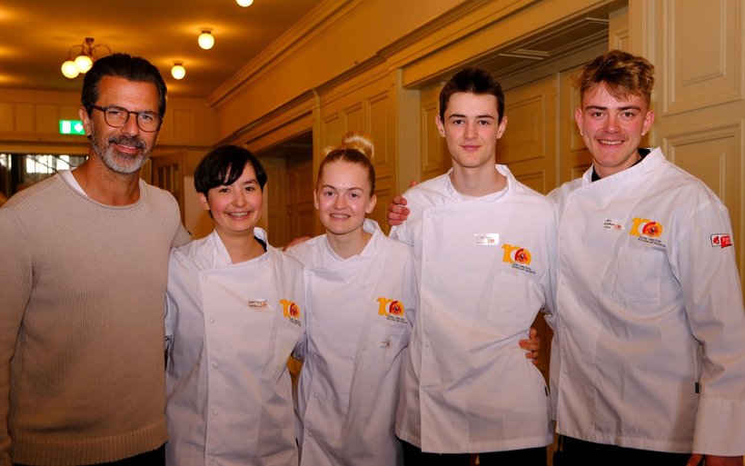 Andreas Caminada mit den Lernenden