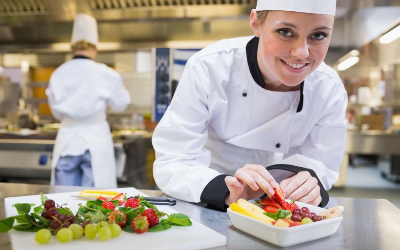 Une cuisinière en diététique. 