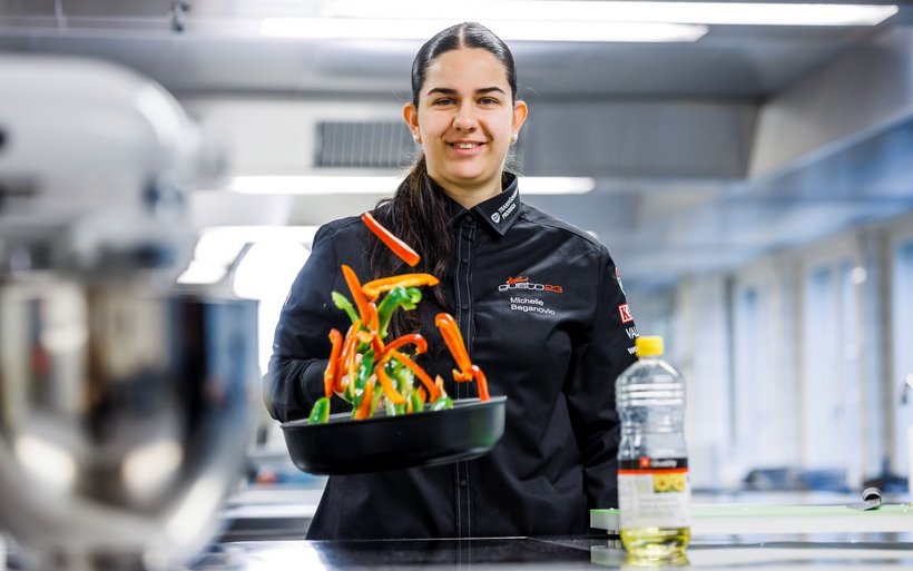 Lerndende in der Küche