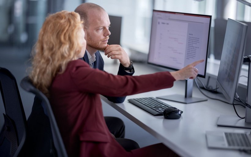 Kleinere Betriebe stehen ebenso im Visier von Cyberkriminellen, regelmässige Sicherheitsüberprüfungen der IT-Systeme sind unerlässlich.