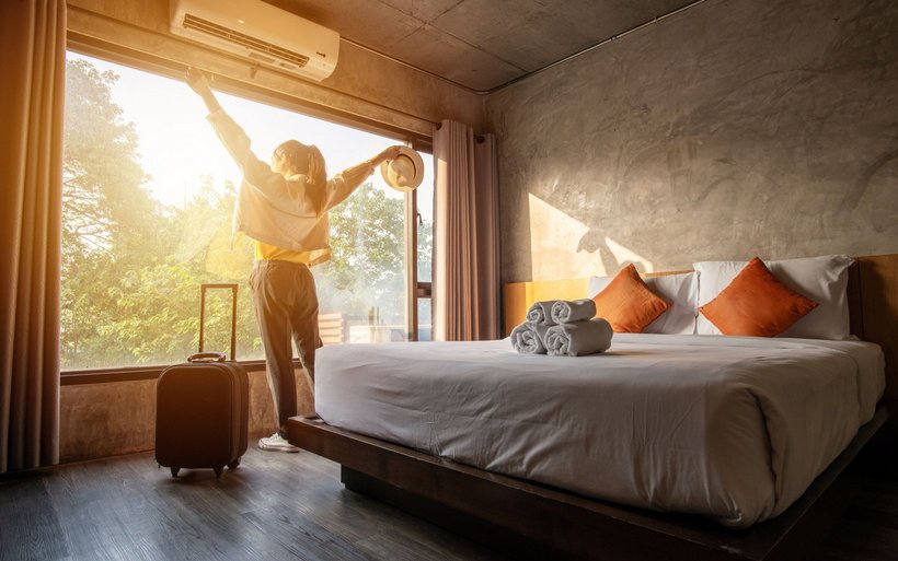 Hotelzimmer mit Gast