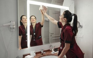 Viktorija Odnodbortsewa ist eine von 66 000 Ukrainerinnen und Ukrainern mit Schutzstatus S. Sie arbeitet seit bald zwei Jahren im Hotel Schweizerhof in Luzern.