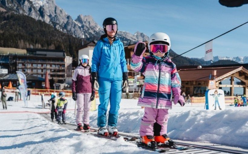 Kids on ski