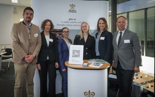 Das «Relais & Châteaux»-Team an der EHL Group Career Fair 2023: Lenkerhof Gourmet Spa Resort, Personalchef Christian Burkhard, Bellevue Parkhotel & Spa in Adelboden,  Verantwortliche Human ResourcesMartina Pfenninger Beck, Hôtel Spa Le Chambard, Kaysersberg in Frankreich, Verantwortliche Human Resources Clara Nasti, Hotel The Amauris in Österreich, Sales & Marketing Coordinator Laura Hütwohl, Relais & Châteaux Schweiz & Liechtenstein, HR & Partnership Coordinator Fabiana Pizzali, Gut Steinbach Hotel Chalets & Spa in Deutschland, General Manager Matthias Kienzle (v.l.)