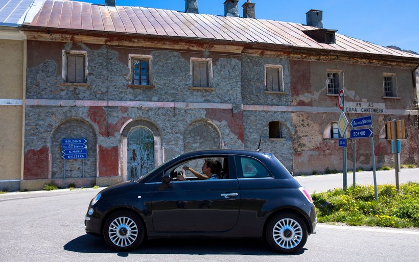 Italienische Besucher auf dem Weg in die Schweiz kurz vor der Grenze.