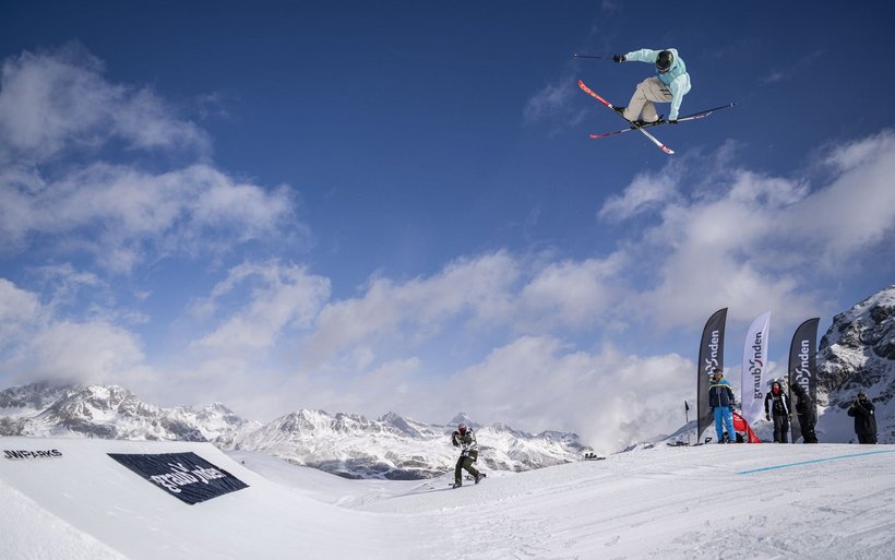 Dank der neuen Kooperation können nun auch Tickets für die Freestyle-Weltmeisterschaft direkt  im Engadin Experience Shop gebucht werden. 