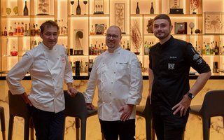 Les trois chefs Franck Derouet, Stéphane Décotterd et Guy Ravet, réunis à la Maison Décotterd, à Glion.