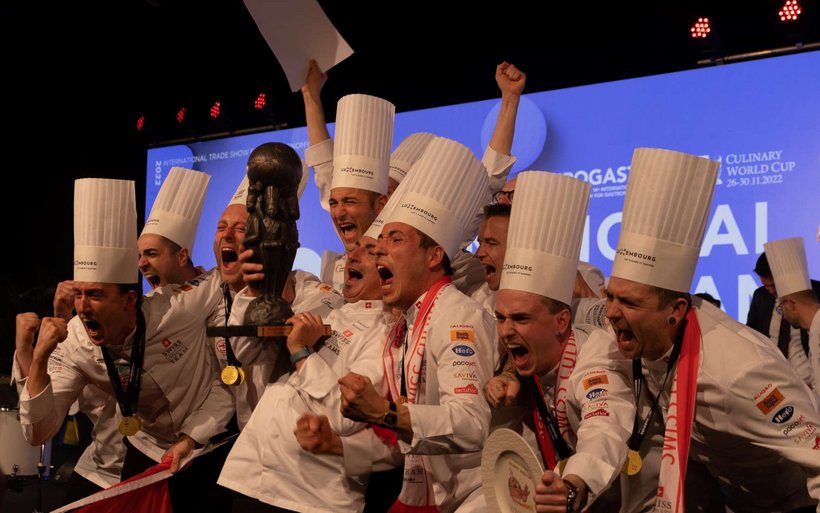 Das Schweizer Team freut sich über den Titel.