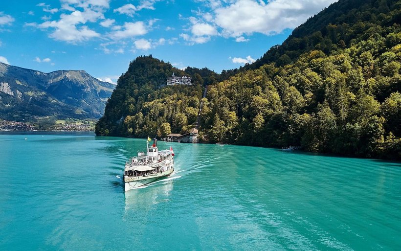 Schiff auf See vor Bergen
