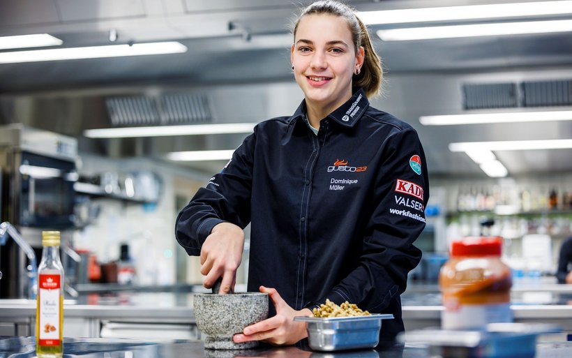 Lerndende in der Küche