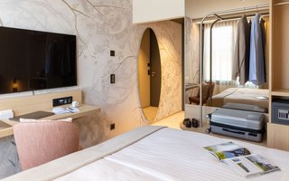 Doté de 167 chambres de diverses catégories, l’Hôtel des Innovations se veut à la fois chic et décontracté. Il a été conçu pour diversifier l’offre du Marly Innovation Center.