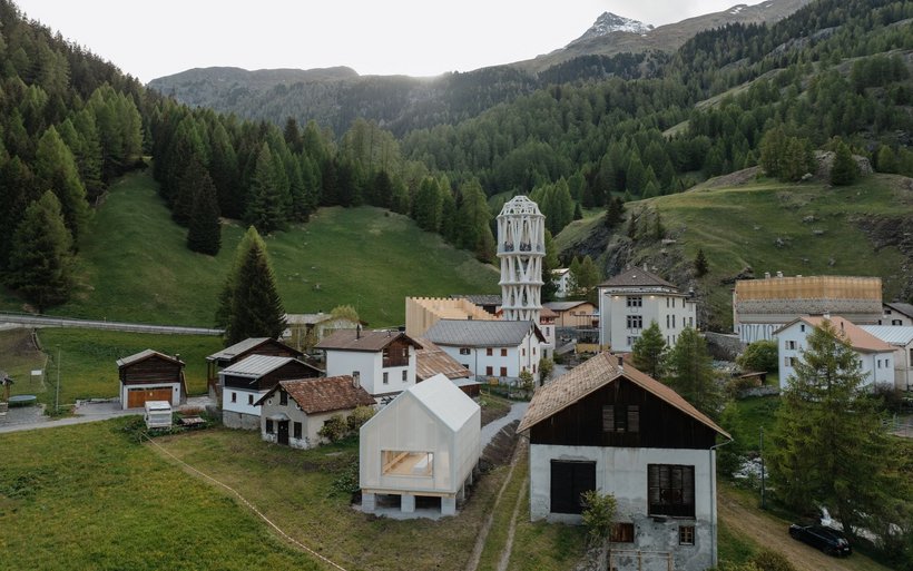 Weisse Turm in Mulegns
