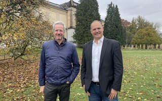 Wechsel im Präsidium des Destination Labs: Stefan Sieber, Leiter Guest Relations bei der Engadin Tourismus AG, übergibt an Bernhard Christen von Solothurn Tourismus.
