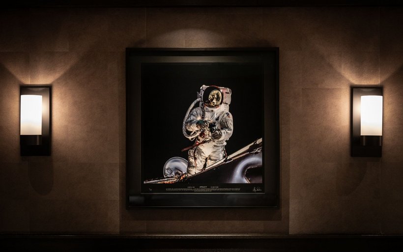 Raumfahrtbild im Restaurant Apollo