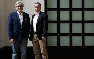 Alois Vinzens (l.) folgt als neuer Präsident der Schweizerischen Gesellschaft für Hotelkredit (SGH) auf Thomas Bieger. 