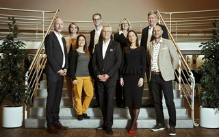Die neu zusammengesetzte Verbandsleitung von HotellerieSuisse: Pierre Isenschmied, Marie Forestier, Carole Hauser, Urs Bircher, Martin von Moos,Brigitte Berger Kurzen, Myriam Schlatter, Patrick Hauser und Philippe Zurkirchen (v. l.).