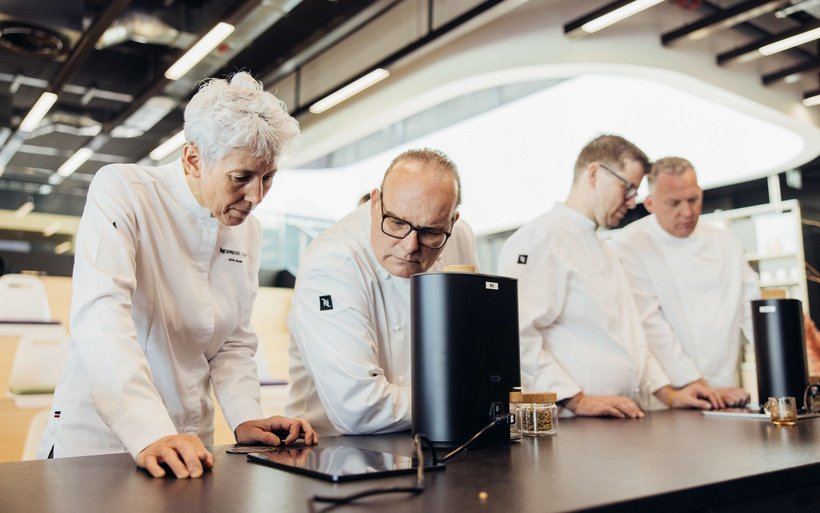 Un processus rigoureux de contrôle permet de garantir une qualité constante et de préserver les caractéristiques aromatiques du café.