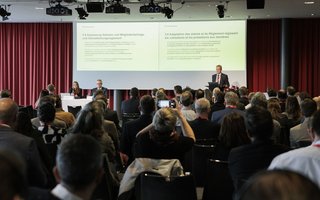 Les délégués d'HotellerieSuisse votent