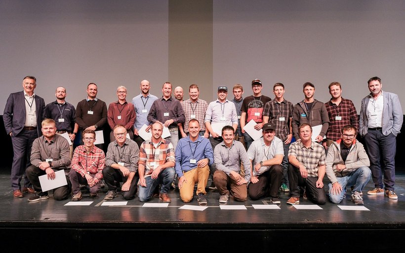 25 Seilbahnfachmänner und eine Seilbahnfachfrau konnten ihr eidgenössisches Diplom am Forum von Seilbahnen Schweiz entgegennehmen.