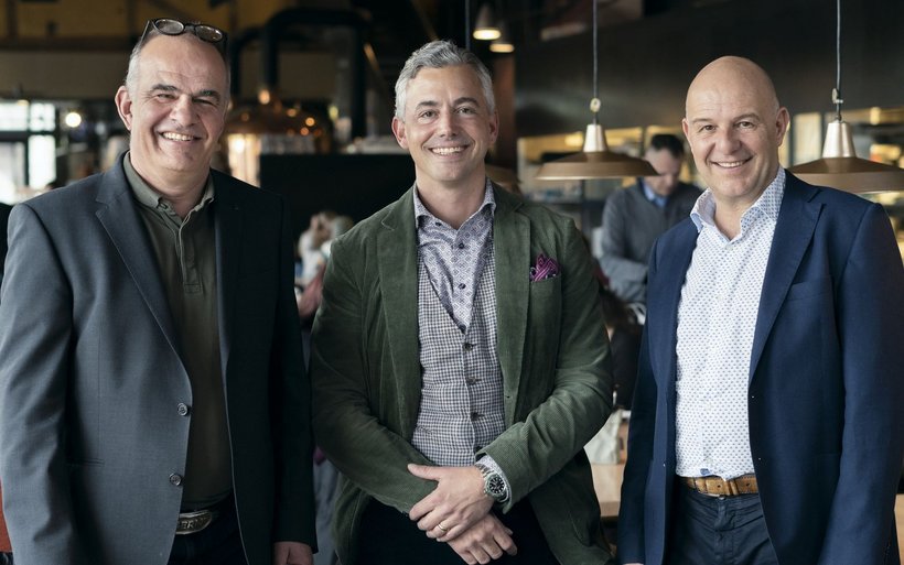 Der frische Gastgeber Lukas Meier wird flankiert von Thomas Baumann(rechts) und Marco Maeder. 