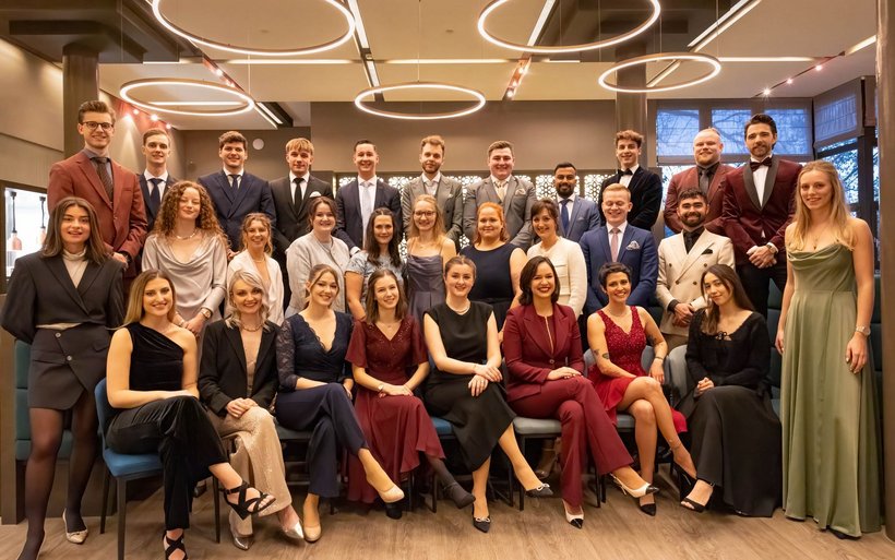 Gruppenbild SHL Diplomklasse Unternehmensführung 1