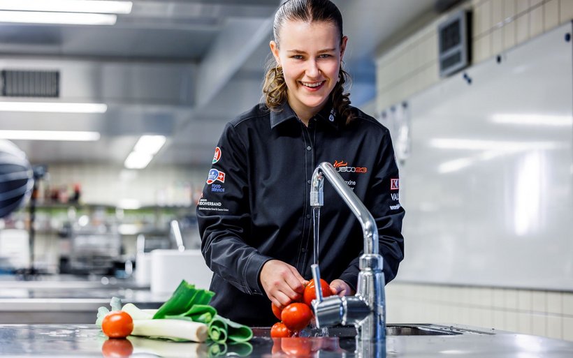 Lerndende in der Küche