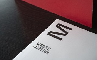 Zeitschrift mit dem neuen Messe Logo