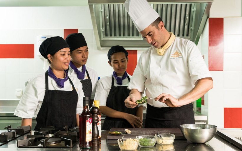 Bruno Cardone a rejoint l’«Academy of Culinary Arts Cambodia» en 2017, prenant la tête du département des arts culinaires.