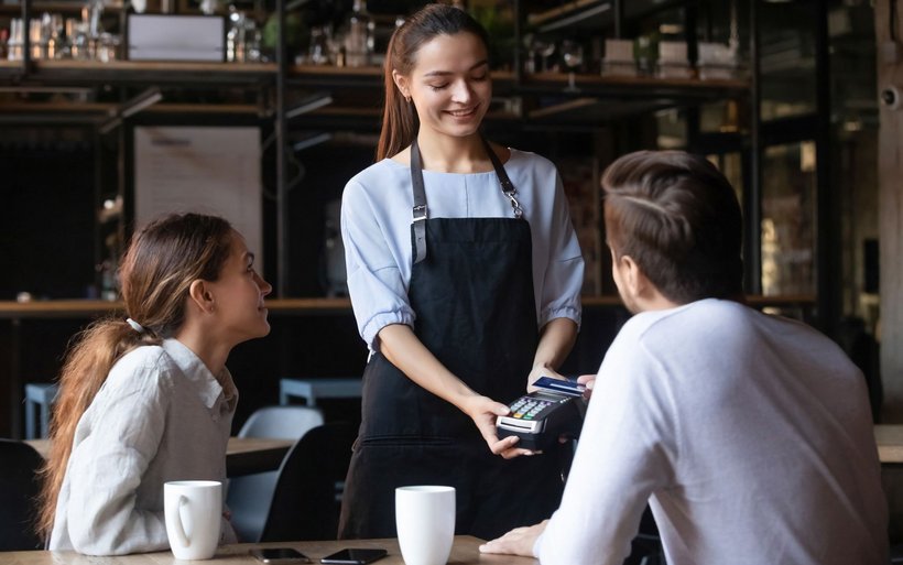 Bezahlung im Restaurant