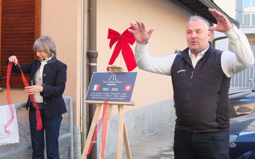 Die Einweihung der Jubiläumstafel