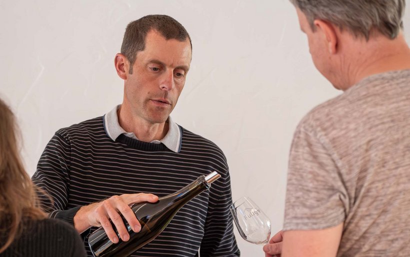 Steeve Beetschen sert ses vins